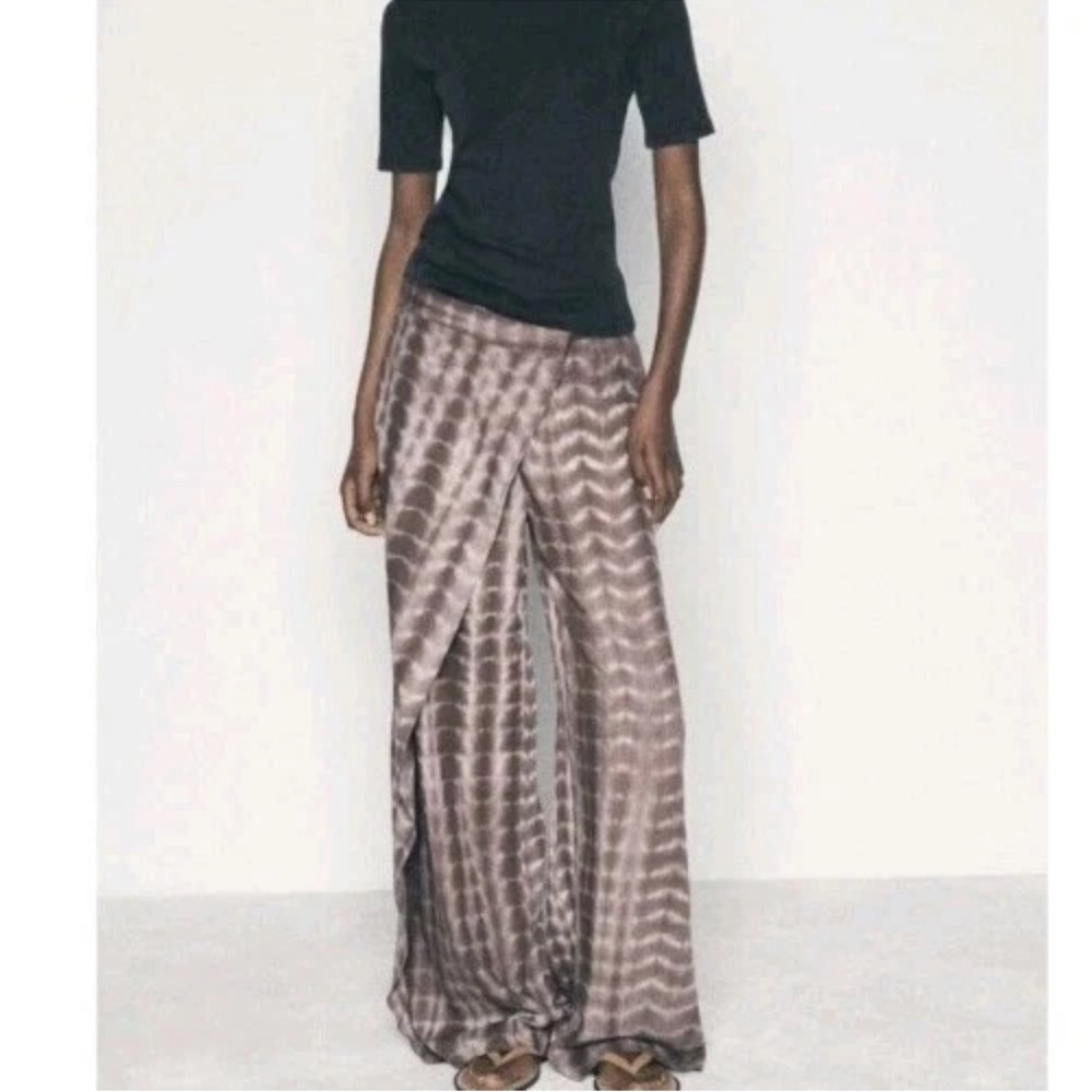 Striped Wide-Leg Pants